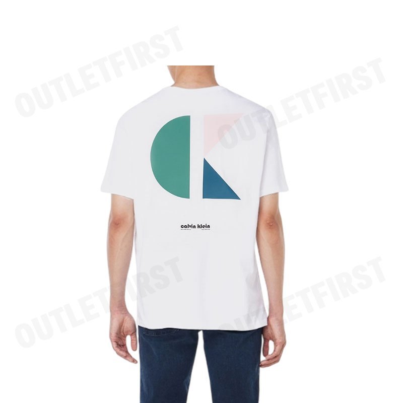 CALVIN KLEIN JEANS รุ่น GRAPHIC LOGO T-SHIRT CODE: 4RC827G YAA เสื้อยืดแขนสั้น เสื้อคอกลม เสื้อผู้ชาย
