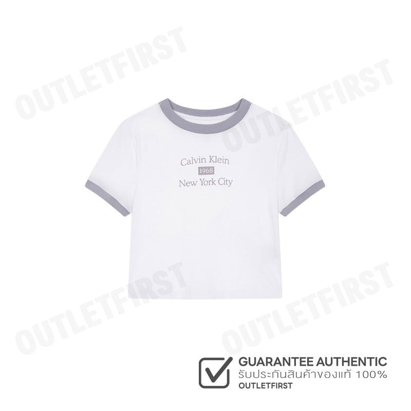 CALVIN KLEIN รุ่น LOGO GRAPHIC CROPPED CLASSIC T-SHIRT CODE 47B808G VVC เสื้อครอป เสื้อแขนสั้น เสื้อผู้หญิง
