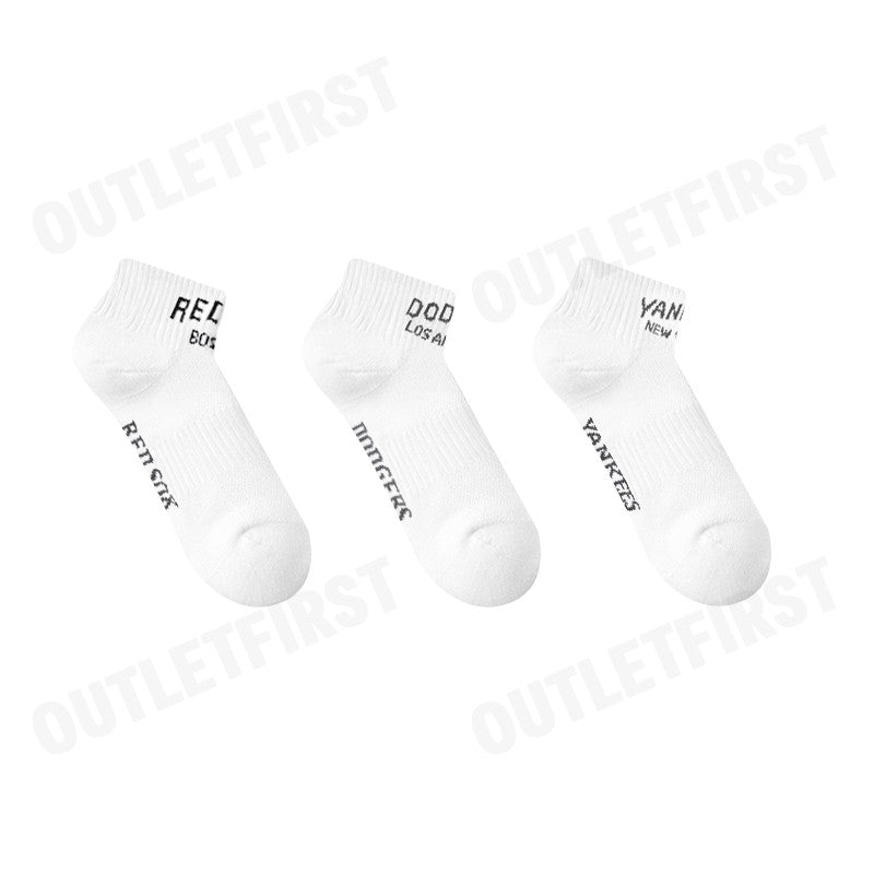 MLB รุ่น UNISEX SPORTIVE VARSITY LOW SOCKS 3 PAIRS SET CODE: 3ASOSV15N 00WHS ถุงเท้า ถุงเท้าสีขาว ถุงเท้าข้อสั้น