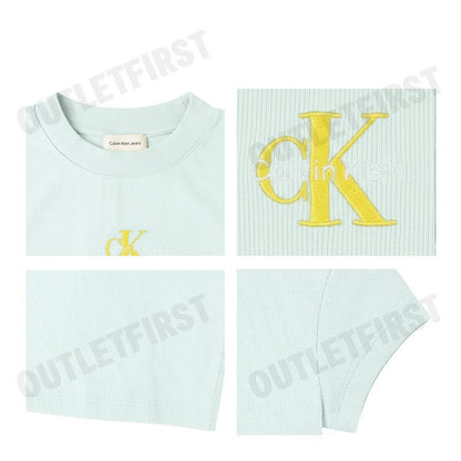 CALVIN KLEIN JEANS รุ่น MONOLOGO BABY TEE CODE: 47AB802 D1T เสื้อครอป เสื้อผู้หญิง เสื้อแขนสั้น