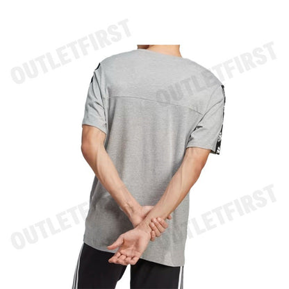 ADIDAS รุ่น T-SHIRT ADIDAS BRANDLOVE CODE: IC6806 เสื้อยืดคอกลม เสื้อยืดแขนสั้น เสื้อยืดผู้ชาย