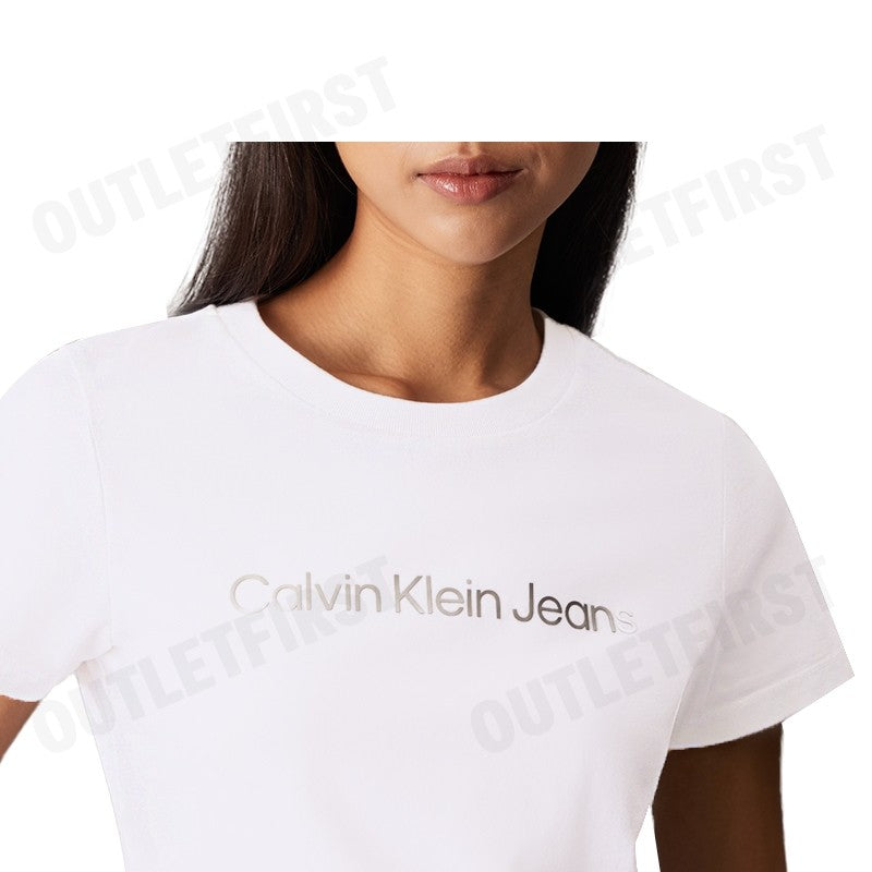 CALVIN KLEIN JEANS รุ่น INSTITUTIONAL LOGO SLIM TEE CODE: J224949 YAF เสื้อยืดคอกลม เสื้อยืดผู้หญิง เสื้อยืดสีขาว