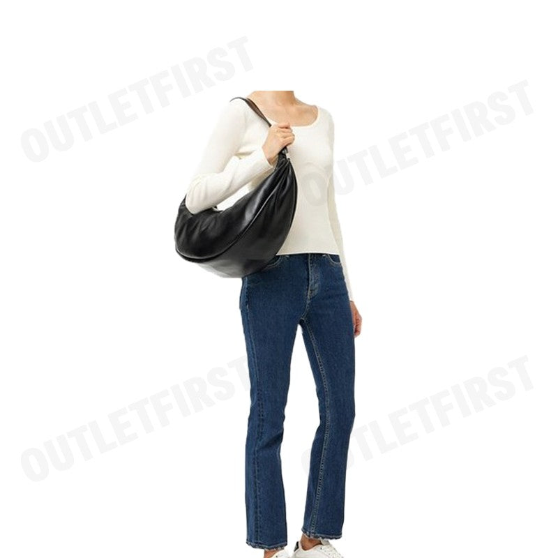 CALVIN KLEIN รุ่น WOMEN'S CRESCENT SHOULDER BAG CODE: 4F3009G UB1 กระเป๋าสะพายผู้หญิง สีดำ สะพายข้าง