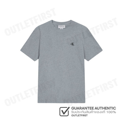CALVIN KLEIN JEANS รุ่น MONOGRAM LOGO RELAXED CREWNECK T-SHIRT CODE: 40HM229 P7E เสื้อยืดแขนสั้น เสื้อคอกลม เสื้อผู้ชาย