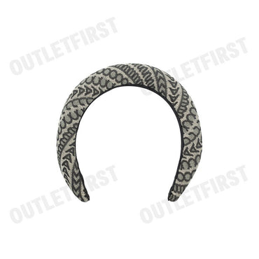 MARC JACOBS รุ่น THE MONOGRAM HEADBAND CODE: J501M03FA22F-299 ที่คาดผม ที่คาดผมจาคอป ที่คาดผมโมโนแกรม
