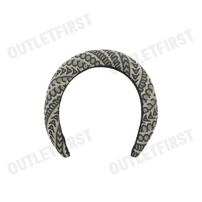 MARC JACOBS รุ่น THE MONOGRAM HEADBAND CODE: J501M03FA22F-299 ที่คาดผม ที่คาดผมจาคอป ที่คาดผมโมโนแกรม