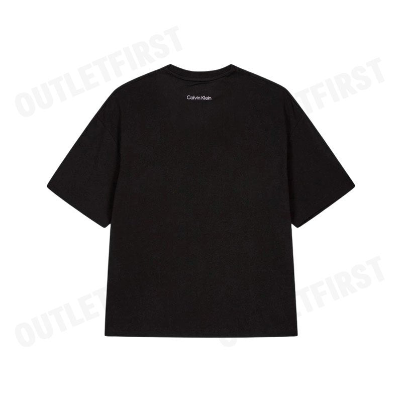 CALVIN KLEIN JEANS รุ่น OVERSIZED BOLD LOGO T-SHIRT CODE: 47C818G UB1 เสื้อยืดคอกลม เสื้อยืดผู้หญิง เสื้อยืดสีดำ