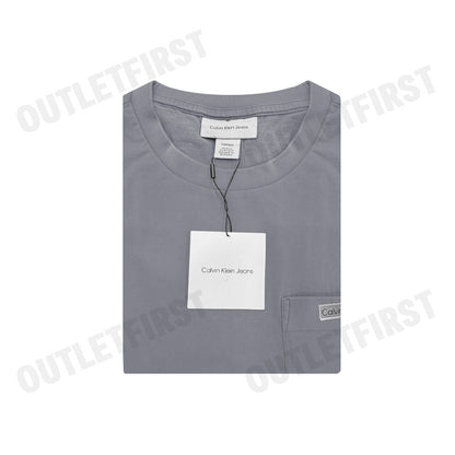 CALVIN KLEIN JEANS รุ่น MINERAL DYED CROPPED SHORT CODE: 4RC299G 8MN เสื้อยืด เสื้อคอกลม เสื้อผู้ชาย