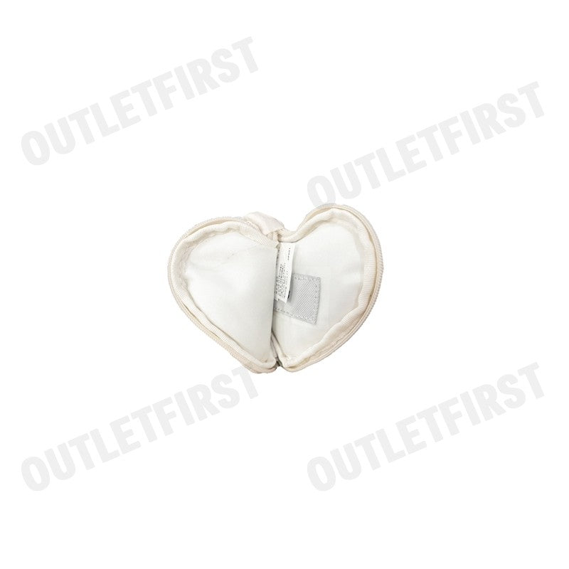 MLB รุ่น UNISEX HEART POUCH KEYRING CODE: 3APOH015N 50CRS พวงกุญแจ พวงกุญแจหัวใจ พวงกุญแจสีครีม