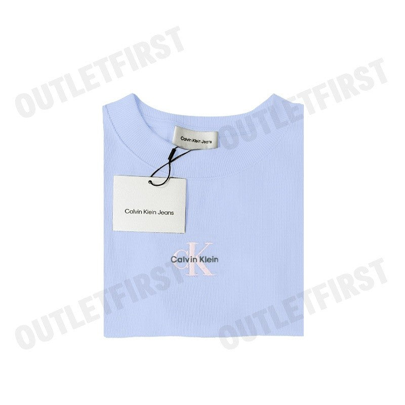 CALVIN KLEIN JEANS รุ่น MONOLOGO BABY TEE CODE: 47AB802 VHP เสื้อครอป เสื้อผู้หญิง เสื้อแขนสั้น