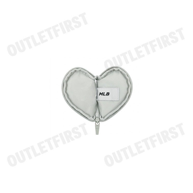 MLB รุ่น UNISEX HEART POUCH KEYRING CODE: 3APOH015N 43GRL พวงกุญแจ พวงกุญแจหัวใจ พวงกุญแจสีเทา