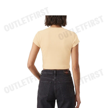 CALVIN KLEIN JEANS รุ่น MONOLOGO BABY TEE CODE: 47AB802 RM7 เสื้อครอป เสื้อผู้หญิง เสื้อแขนสั้น