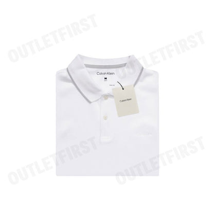 CALVIN KLEIN รุ่น MEN'S STRETCH PIQUE SOLID TIPPED SHORT SLEEVE POLO SHIRT CODE: 40FC261 YAA เสื้อโปโล เสื้อคอปก ผู้ชาย