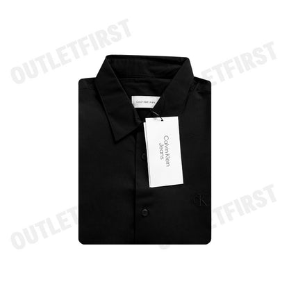 CALVIN KLEIN JEANS รุ่น BASIC MONOGRAM SLIM FIT SHIRT CODE: J326964 BEH เสื้อเชิ้ตแขนสั้น เสื้อผู้ชาย เสื้อสีดำ