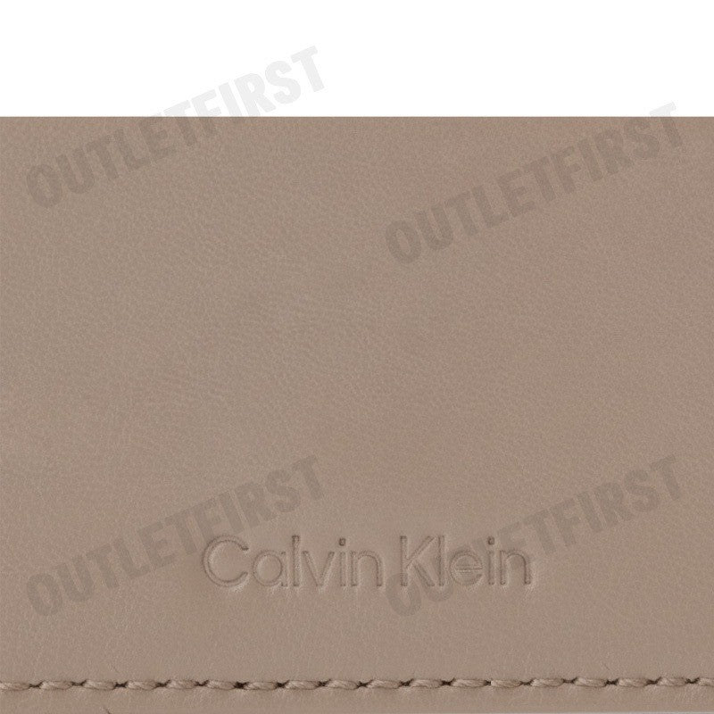 CALVIN KLEIN รุ่น WOMEN'S CK WALLET FLAP ACCORDION CARD CASE CODE: 4F1004G QYL กระเป๋าสตางค์ผู้หญิง ใบสั้น สีครีม