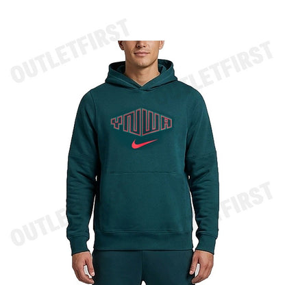 NIKE รุ่น MEN'S NIKE LIVERPOOL TRAVEL HOODIE CODE: DJ9667 375 เสื้อสเวตเตอร์ผู้ชาย เสื้อแขนยาว เสื้อฮู้ด