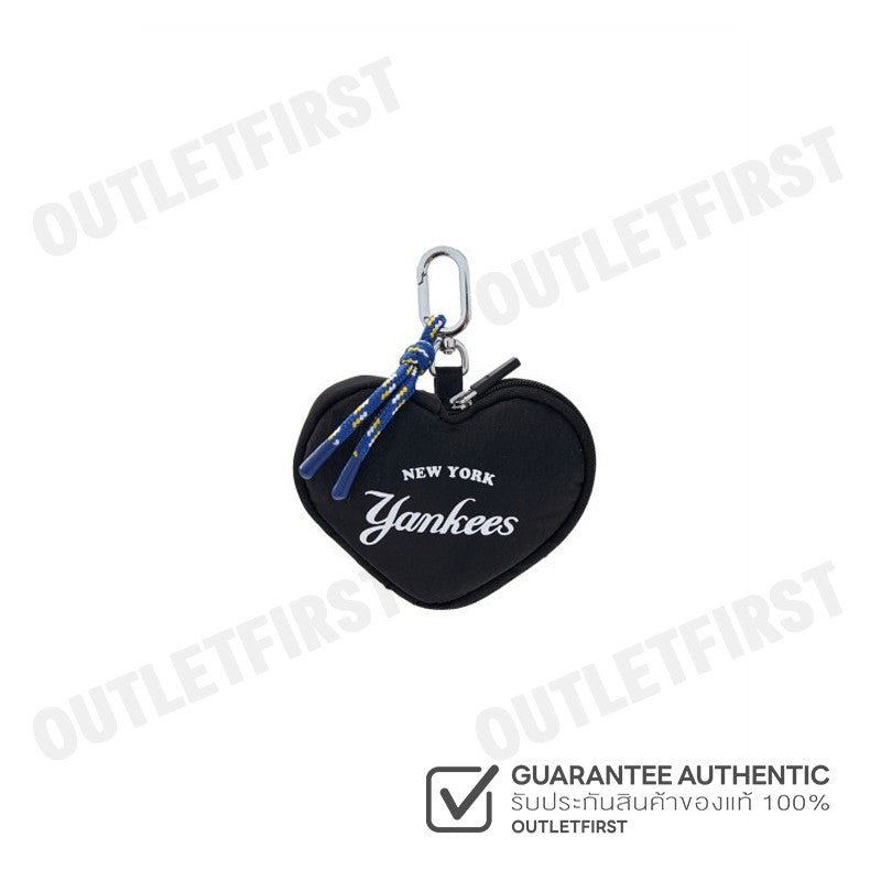 MLB รุ่น UNISEX HEART POUCH KEYRING CODE: 3APOH015N 50BKS พวงกุญแจ พวงกุญแจหัวใจ พวงกุญแจสีดำ