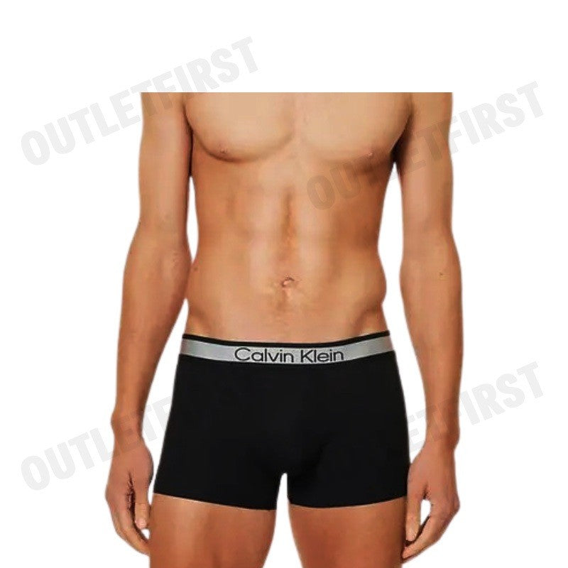 CALVIN KLEIN รุ่น TONAL LOGO MICROFIBER LOW RISE TRUNKS CODE: NB4089 UB1 กางเกงชั้นในผู้ชาย กางเกงใน กางเกงสีดำ