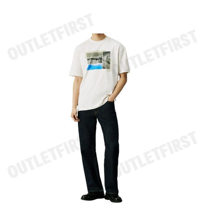 CALVIN KLEIN JEANS รุ่น PHOTOGRAPHIC PRINT LOOSE T-SHIRT CODE: J326861 YBI เสื้อยืดคอกลม เสื้อผู้ชาย เสื้อแขนสั้น