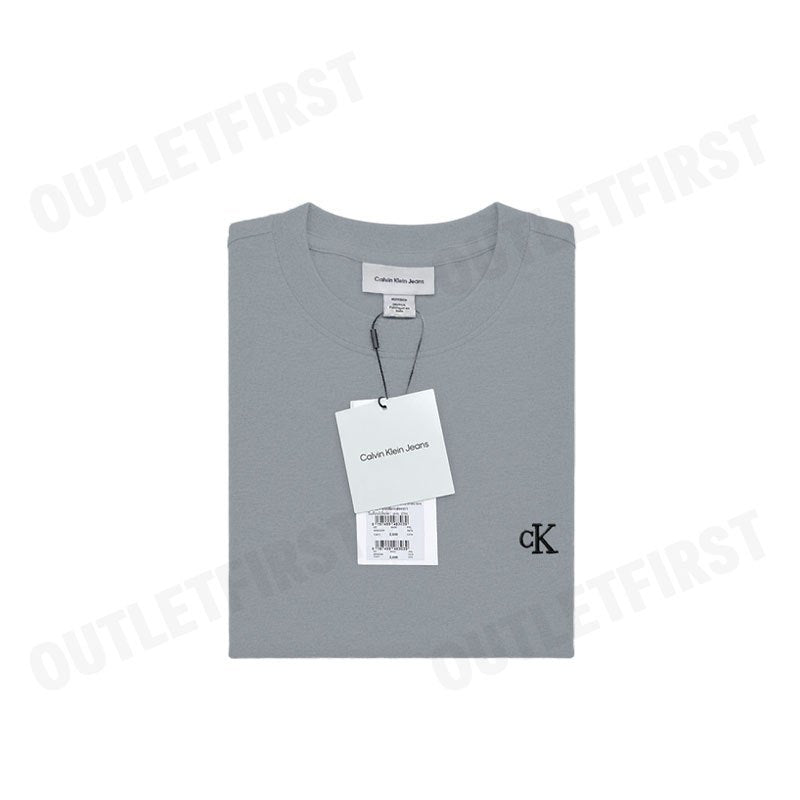 CALVIN KLEIN JEANS รุ่น MONOGRAM LOGO RELAXED CREWNECK T-SHIRT CODE: 40HM229 P7E เสื้อยืดแขนสั้น เสื้อคอกลม เสื้อผู้ชาย
