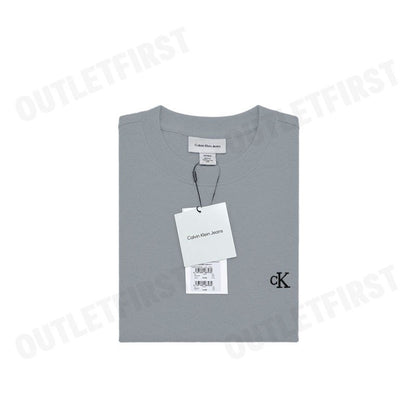 CALVIN KLEIN JEANS รุ่น MONOGRAM LOGO RELAXED CREWNECK T-SHIRT CODE: 40HM229 P7E เสื้อยืดแขนสั้น เสื้อคอกลม เสื้อผู้ชาย