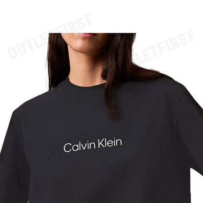 CALVIN KLEIN รุ่น HERO MODERN BOXY TEE CODE: 40WH113 UB1 เสื้อยืด เสื้อคอกลม เสื้อแขนสั้น